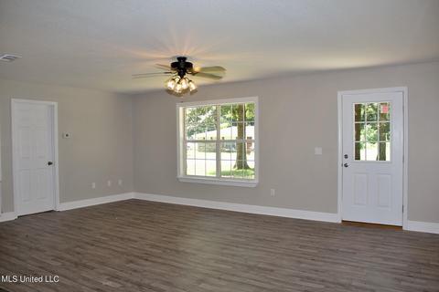 147 Meadow St, Lucedale, MS 39452 photo 3