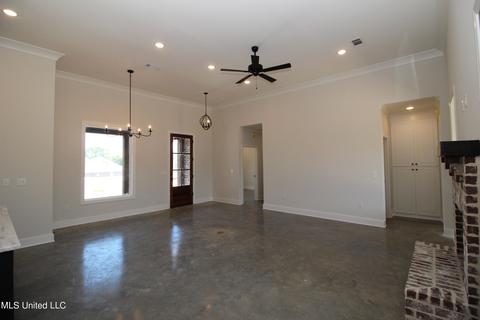 809 Montclair Dr, Canton, MS 39046 photo 3