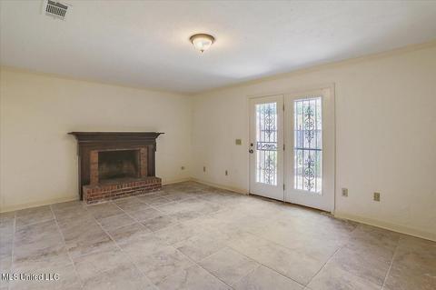 5100 Pine Pointe Dr, Jackson, MS 39211 photo 2