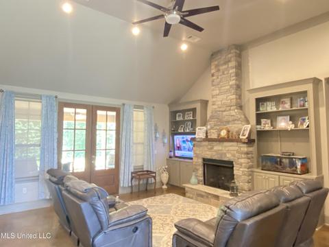 302 Ammerman Cv, Florence, MS 39073 photo 9