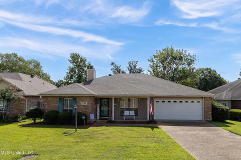 331 E Cascades Cir, Clinton, MS 39056 photo 1
