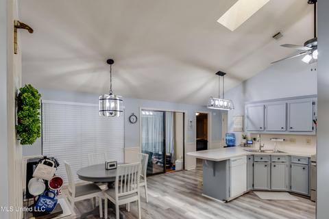 331 E Cascades Cir, Clinton, MS 39056 photo 5