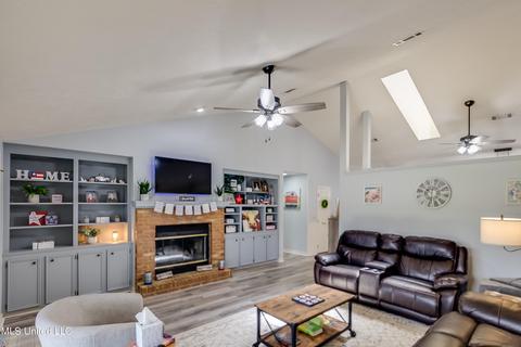 331 E Cascades Cir, Clinton, MS 39056 photo 4