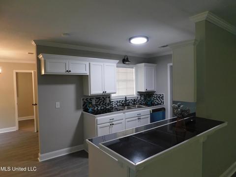 329 Foxboro Dr, Jackson, MS 39211 photo 9