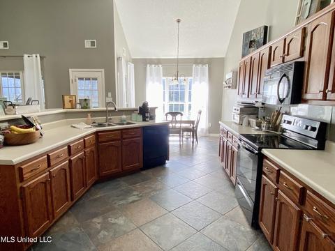 6686 White Hawk Ln, Olive Branch, MS 38654 photo 11