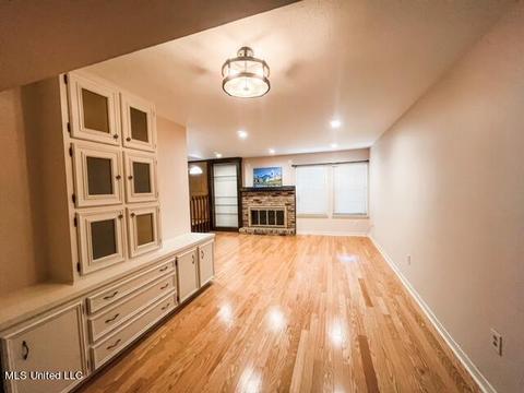 25 Shore Dr, Clinton, MS 39056 photo 7