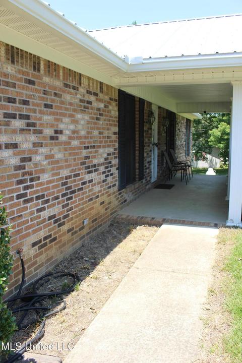 136 Danny Ln, Sardis, MS 38666 photo 2