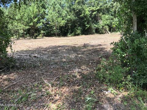 107 Austin Ln, Bay Saint Louis, MS 39520