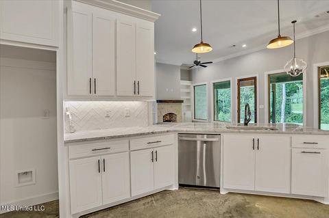 131 St Charles Ave, Florence, MS 39073 photo 14