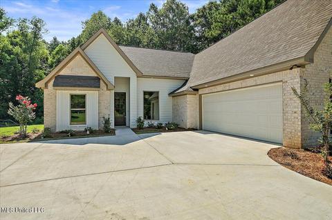 131 St Charles Ave, Florence, MS 39073 photo 3