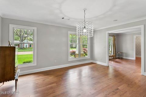 3835 Hawthorne Dr, Jackson, MS 39206 photo 7