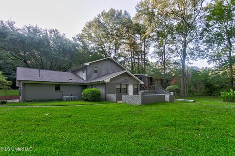 135 Stratford Dr, Jackson, MS 39212 photo 5