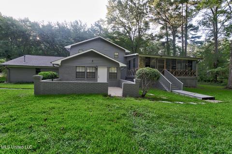 135 Stratford Dr, Jackson, MS 39212 photo 7
