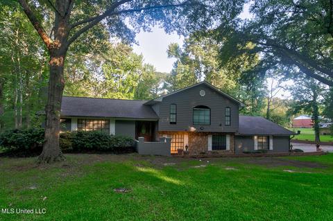 135 Stratford Dr, Jackson, MS 39212 photo 3
