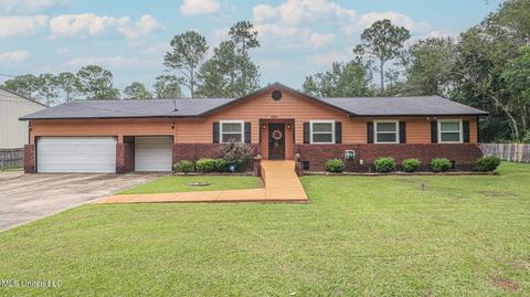 4901 Glaude St, Moss Point, MS 39563 photo 2