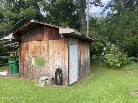 11913 Patrick Henry St, Moss Point, MS 39562 photo 11