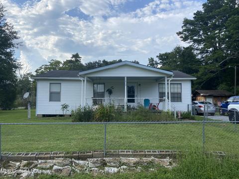 11913 Patrick Henry St, Moss Point, MS 39562 photo 1