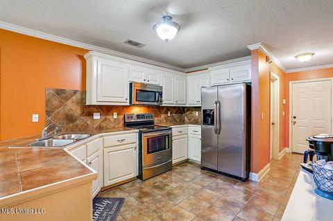 355 Greystone Pointe, Terry, MS 39170 photo 9