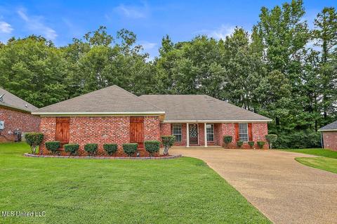 355 Greystone Pointe, Terry, MS 39170 photo 1
