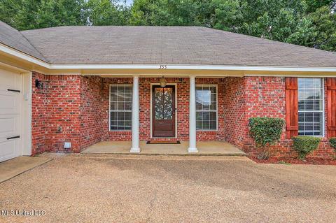 355 Greystone Pointe, Terry, MS 39170 photo 3