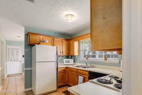 491 Riverbend Dr, Byram, MS 39272 photo 9