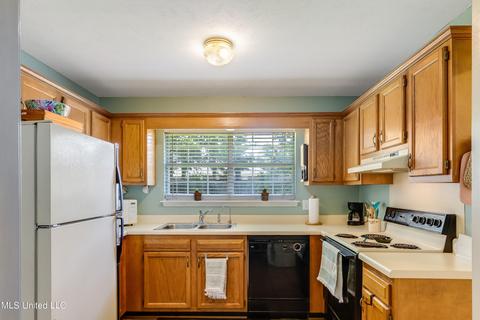 491 Riverbend Dr, Byram, MS 39272 photo 10