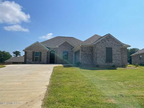 156 Chartleigh Cir, Canton, MS 39046 photo 1
