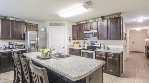 515 E Marigold Dr, Long Beach, MS 39560 photo 4