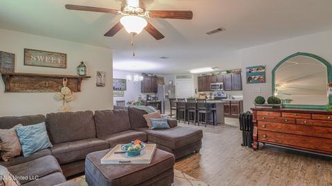 515 E Marigold Dr, Long Beach, MS 39560 photo 7