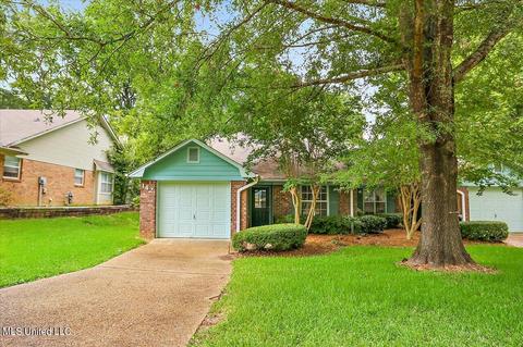 142 Lofty Pine Ln, Clinton, MS 39056 photo 1