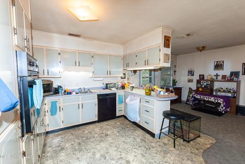 3619 Marion Pl, Moss Point, MS 39563 photo 13