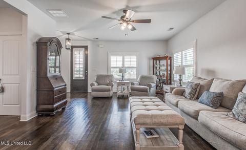 4940 E Margarette Cir, Olive Branch, MS 38654 photo 10