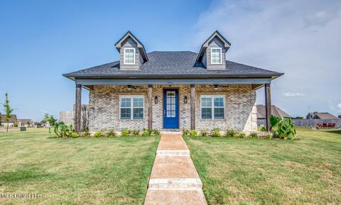 4940 E Margarette Cir, Olive Branch, MS 38654 photo 1