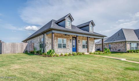 4940 E Margarette Cir, Olive Branch, MS 38654 photo 2