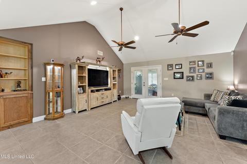 10086 Bald Eagle Dr, Biloxi, MS 39532 photo 5