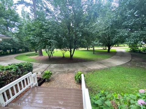 5573 Ridgewood Rd, Jackson, MS 39211 photo 2