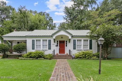 3545 Northview Dr, Jackson, MS 39216 photo 1