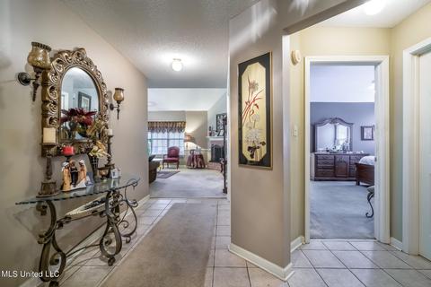 9216 Travis Dr, Olive Branch, MS 38654 photo 2