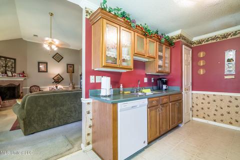 9216 Travis Dr, Olive Branch, MS 38654 photo 7