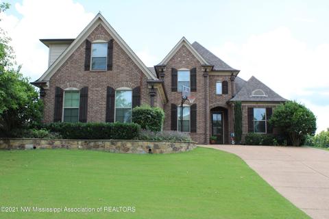 1203 Heritage Lake Dr, Hernando, MS 38632 photo 1