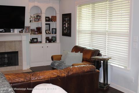 1203 Heritage Lake Dr, Hernando, MS 38632 photo 9