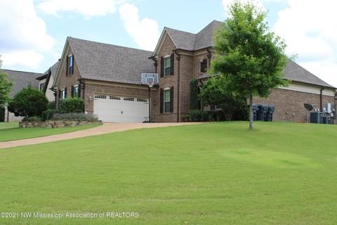 1203 Heritage Lake Dr, Hernando, MS 38632 photo 2