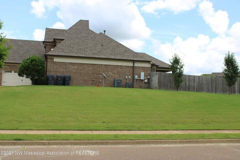 1203 Heritage Lake Dr, Hernando, MS 38632 photo 3