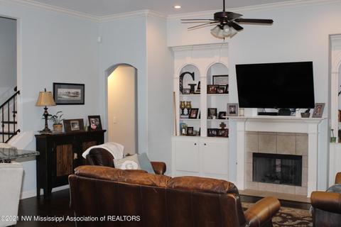 1203 Heritage Lake Dr, Hernando, MS 38632 photo 8