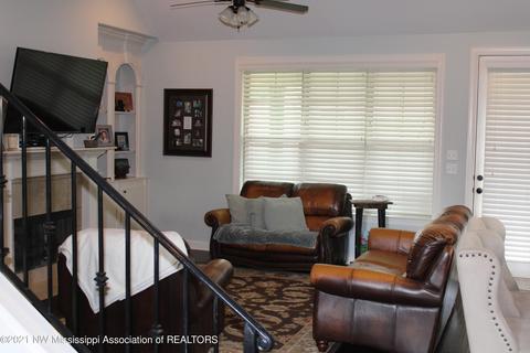 1203 Heritage Lake Dr, Hernando, MS 38632 photo 5