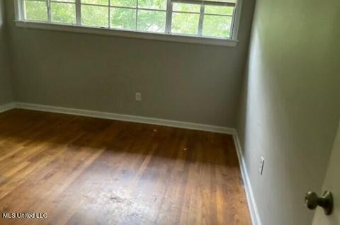 319 E Northside Dr, Jackson, MS 39206 photo 2