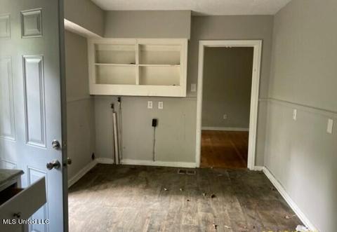 319 E Northside Dr, Jackson, MS 39206 photo 3