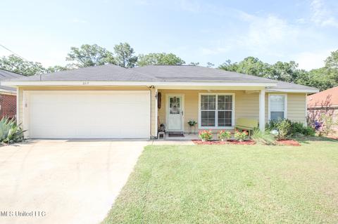 207 E Laurel Ave, Mendenhall, MS 39114 photo 1