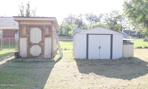 207 E Laurel Ave, Mendenhall, MS 39114 photo 18