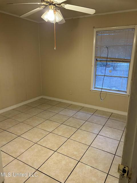 4025 Nancy St, Moss Point, MS 39563 photo 5
